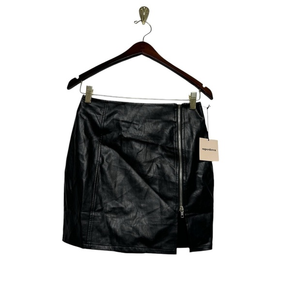 NWT REVOLVE SUPERDOWN Melissa Zip Up Faux Leather Mini Skirt Black S - Picture 5 of 12